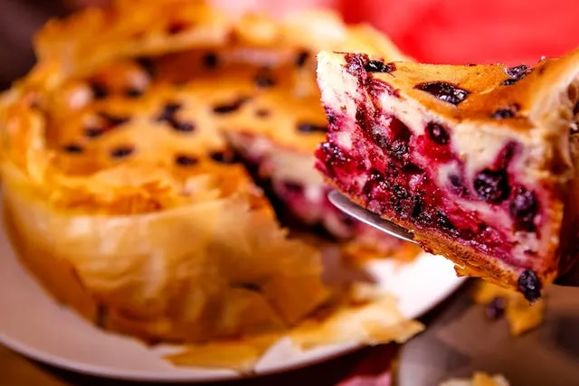 Le Wedding Cake Blanc et Or